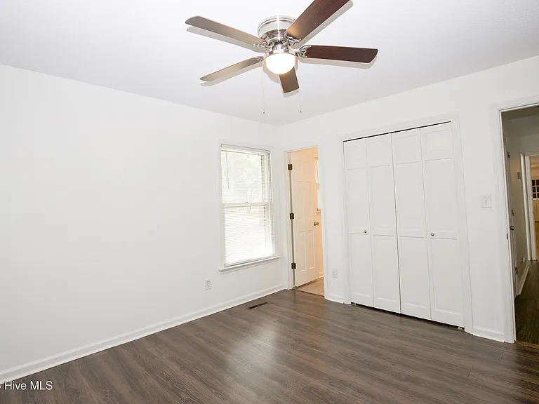 901 Glendale Dr — Photo 36