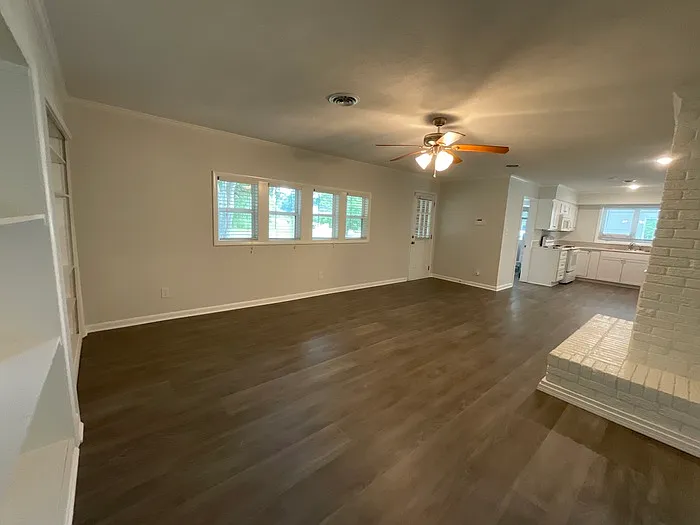 411 N Thompson St — Photo 10