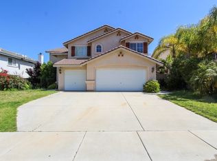 915 Shepard Crest Dr, Corona, CA 92882