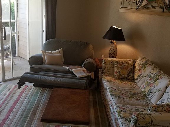 2nd image of 850 S Tamiami Trl APT 706