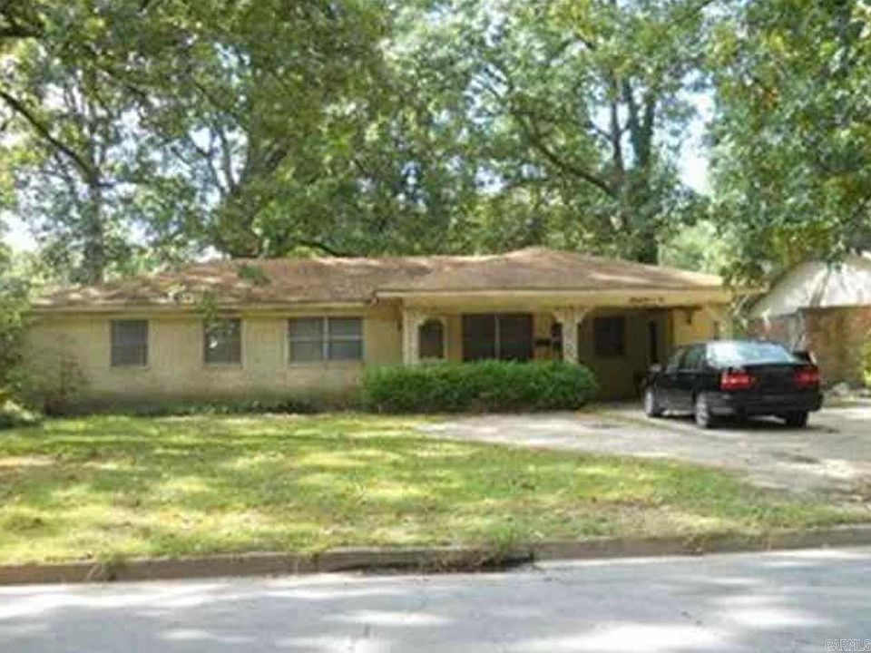 1st image of 2302 W 38th Ave