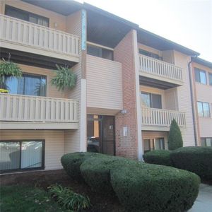 1139 1/2 Hartford Ave APT 5A, Johnston, RI, 02919