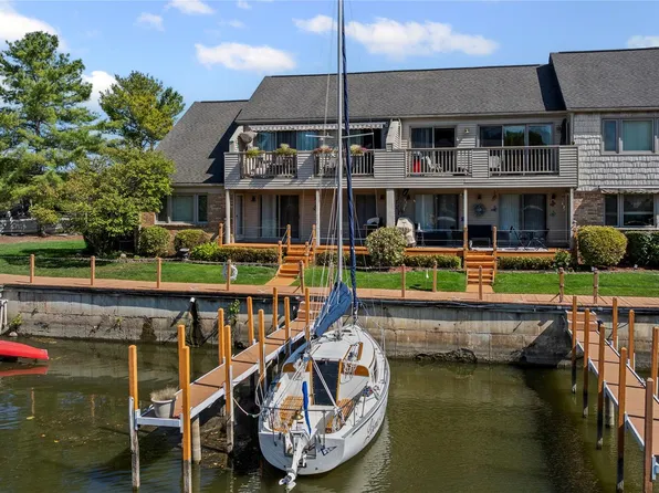 27858 Reo Rd, Grosse Ile, MI 48138