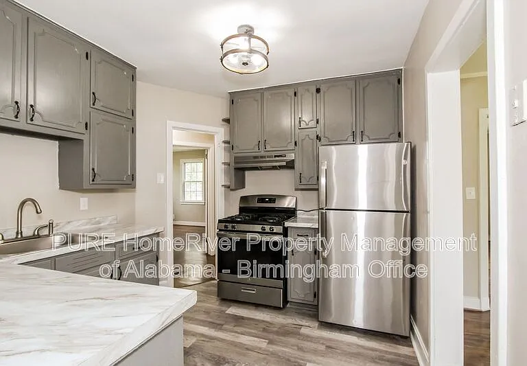 208 22nd St SW — Photo 11