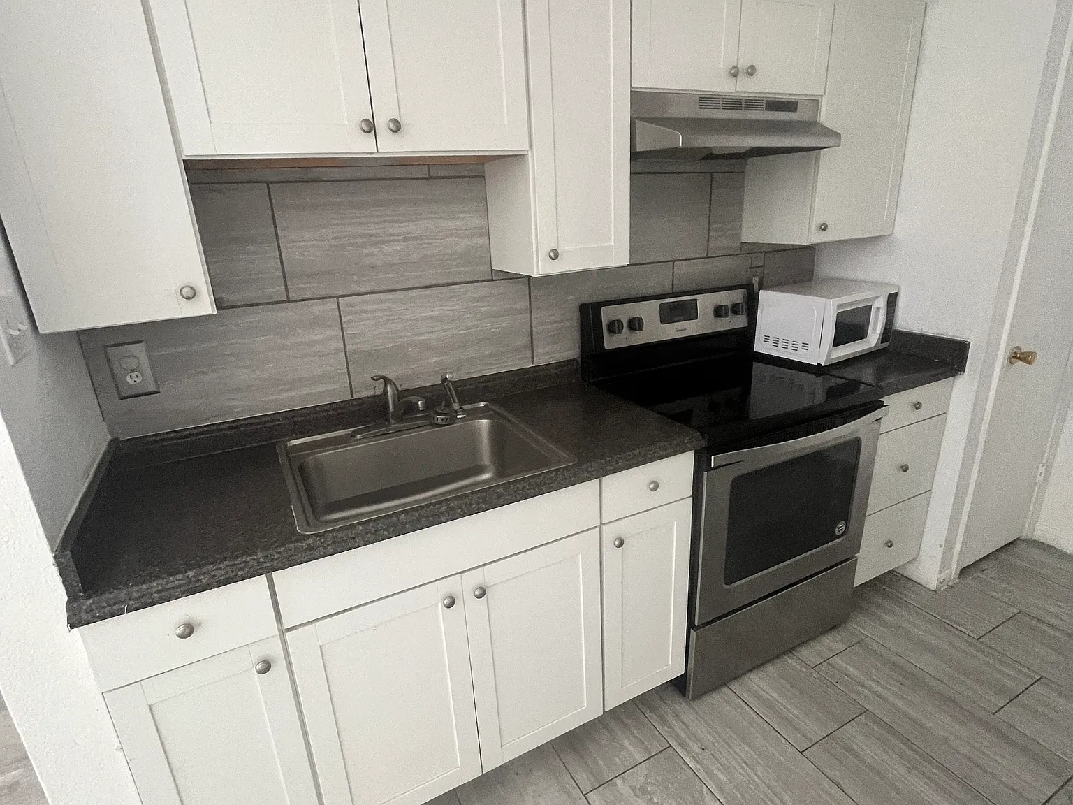 2 bed, 1323 sqft, $950 — Photo 2