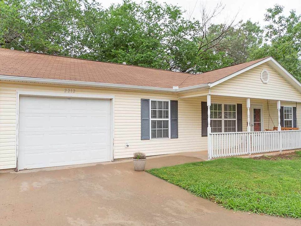 1st image of 2212 E Post Oak Dr