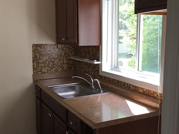 3rd image of 505 Monticello Dr