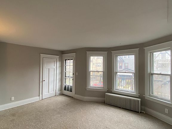3rd image of 565 Auburn Ave #2