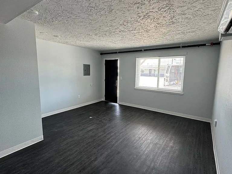 304 E Pancake Blvd — Photo 23