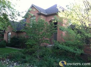 5137 Parkside Dr, West Bloomfield, MI 48323