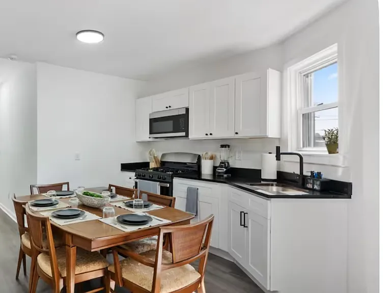 10 McDougal St #2 — Photo 1