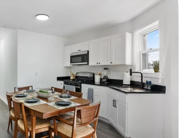 10 McDougal St #2, Jersey City, NJ 07304