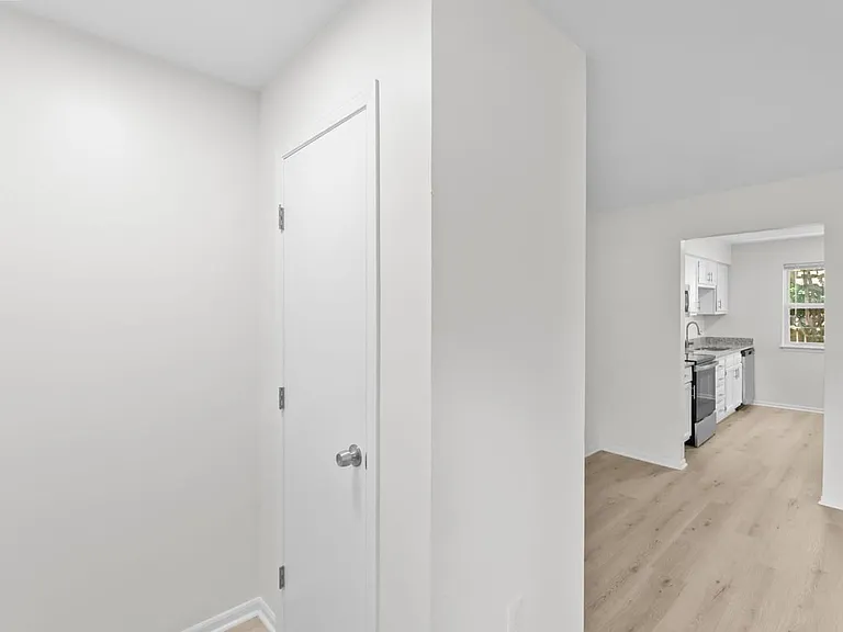 184 S Franklin St #A — Photo 15