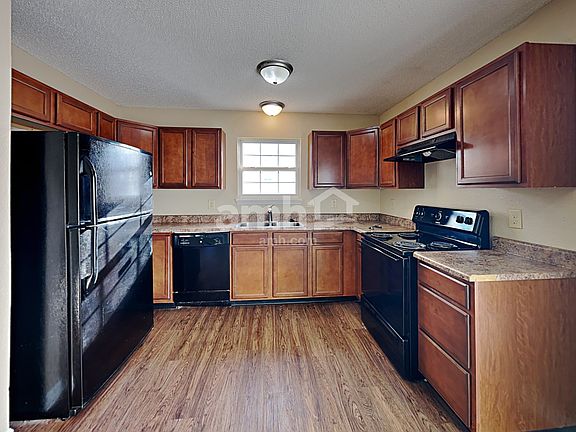 3rd image of 7607 Scatter Woods Ln