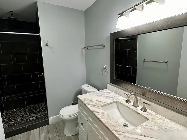 1107 Oakcrest Dr — Photo 13