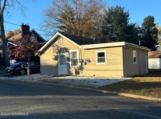 1656 Whittier Ave, Toms River, NJ 08753