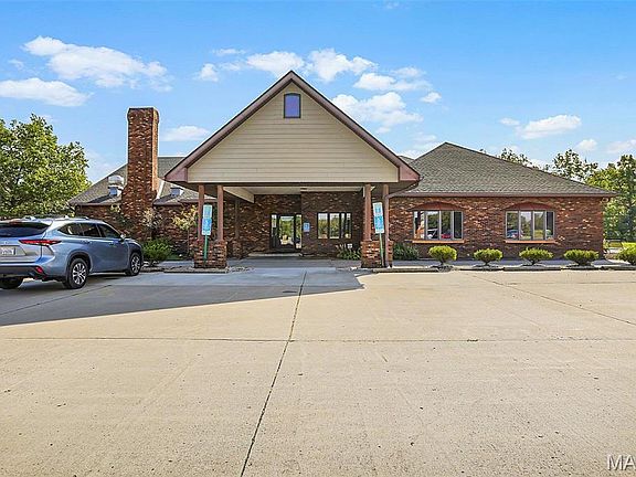 5th image of 101 Fox Hill Ct
