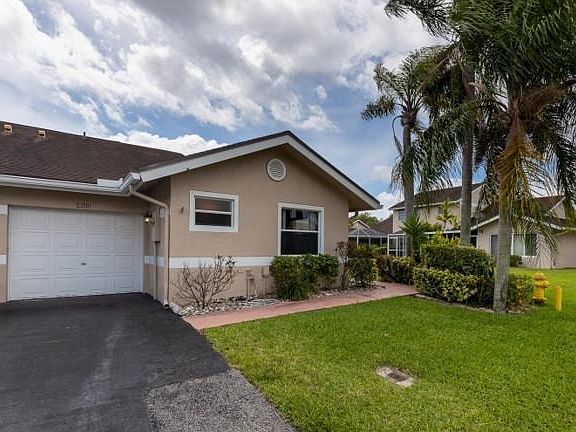4th image of 5200 W Lakes Dr #0