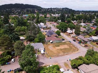 8636 SE Main St, Portland, OR 97216