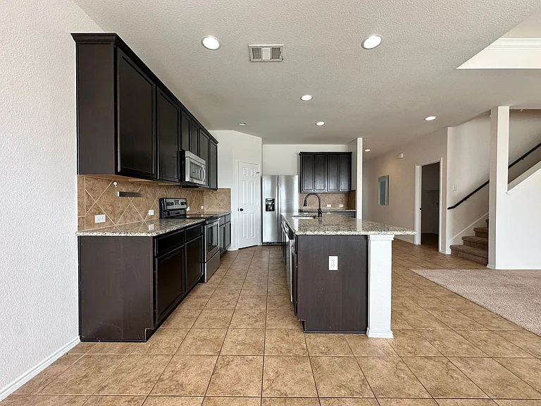 5304 Capricorn Loop — Photo 13