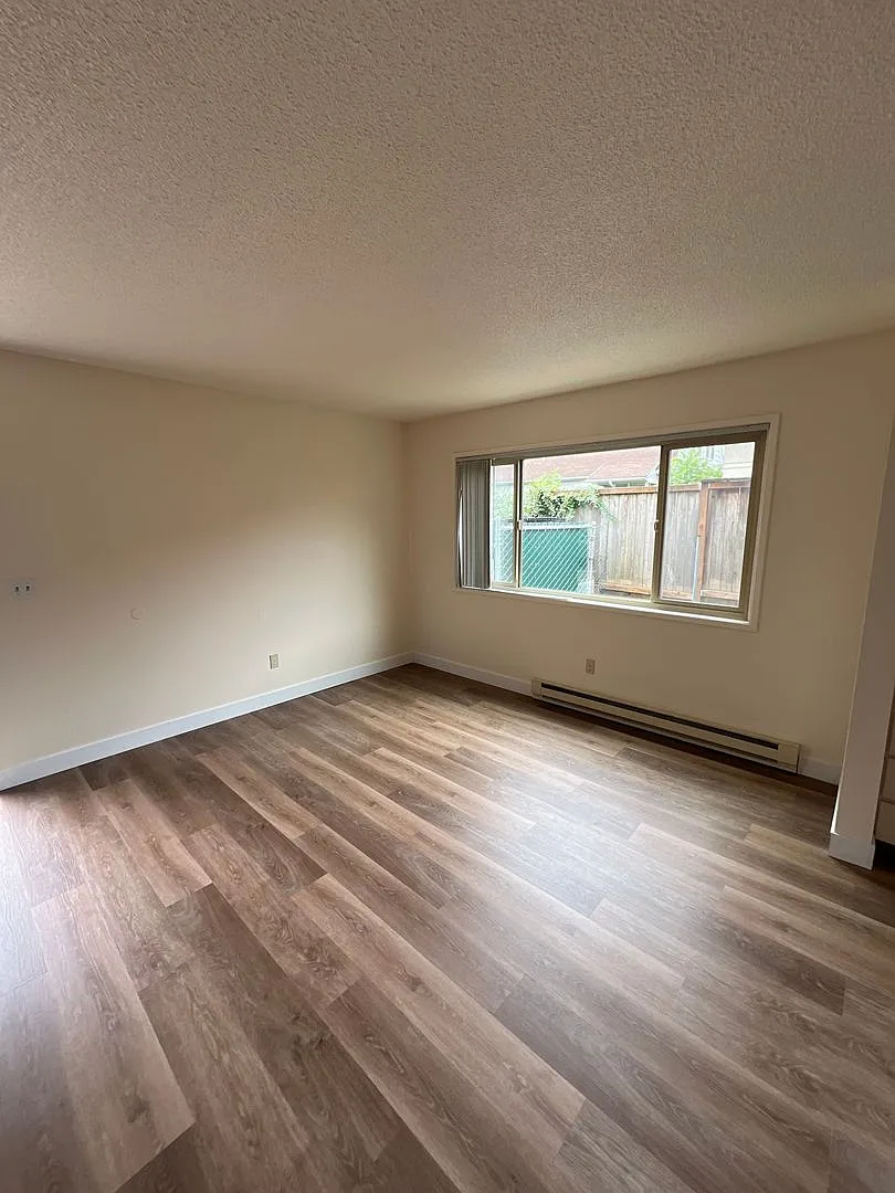 #167 Francis Street Apartments — Photo 3