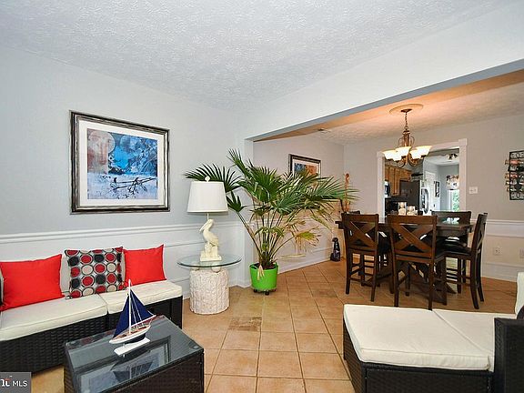 Living room / dining room