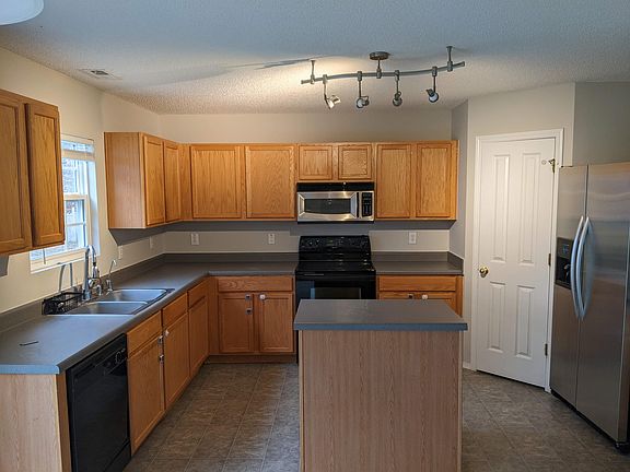 4th image of 2717 Thoreau Dr