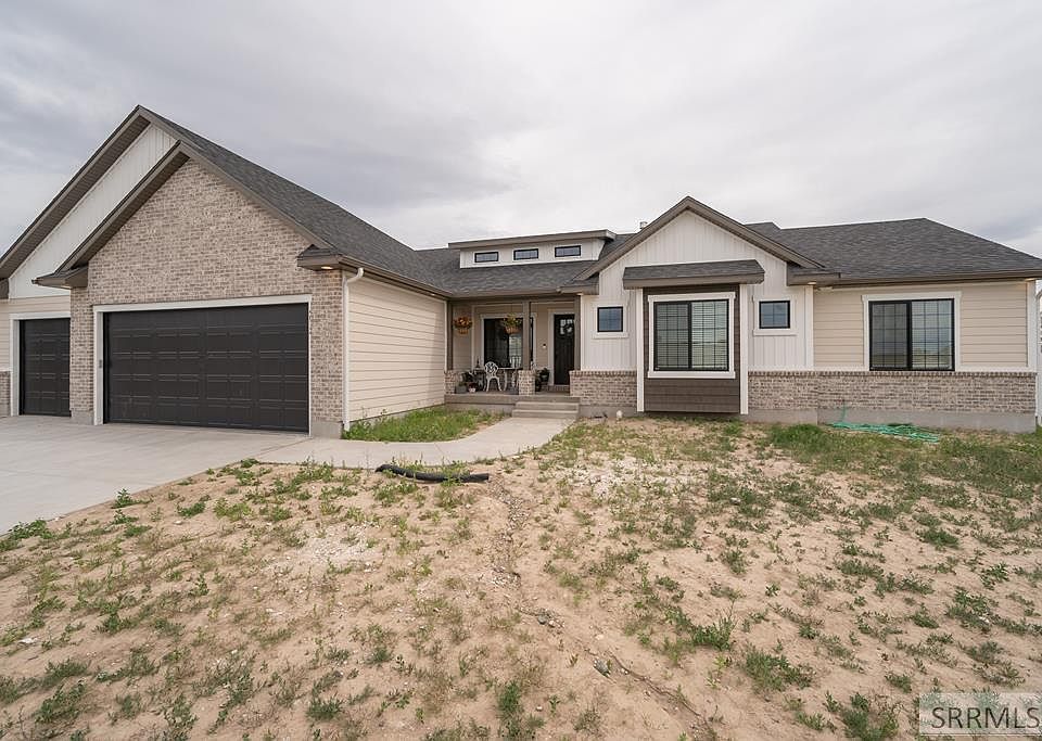1st image of 4032 E Rocky Mountain Dr
