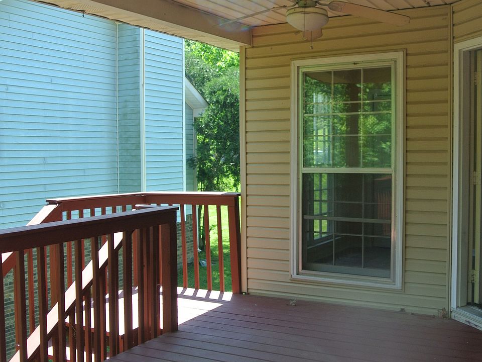 COVERED DECK OFF KITCHEN