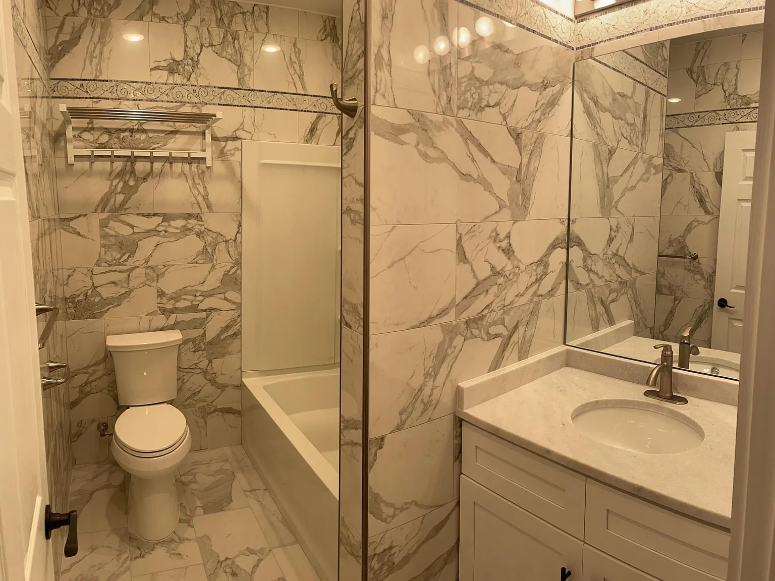 1322 W Main St — Photo 4