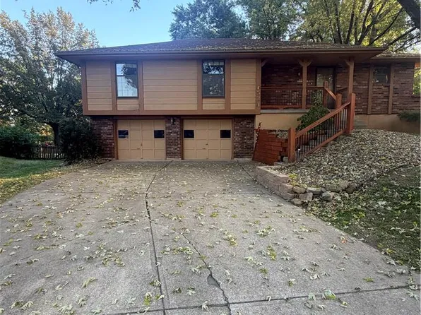 524 NE Stonewall St, Blue Springs, MO 64014
