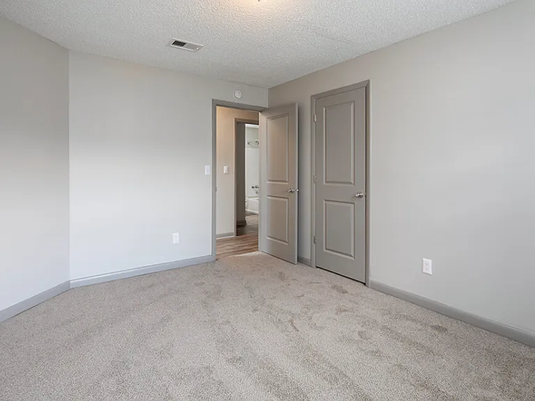 Escape Newly Renovated Bedroom