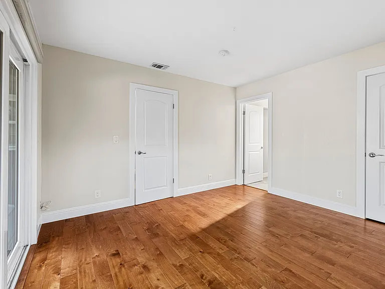 25 W Central Ave — Photo 5