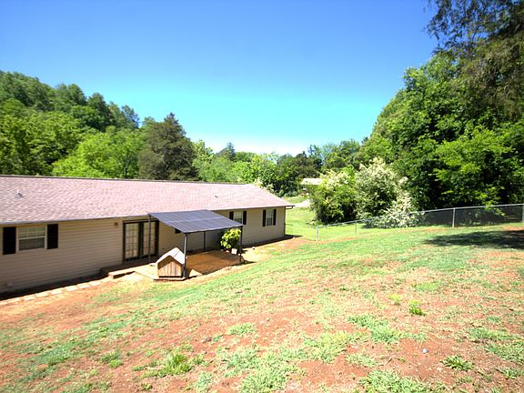 3rd image of 724 Lower Quarry Rd