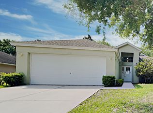 4740 Treasure Cay Rd, Tavares, FL 32778