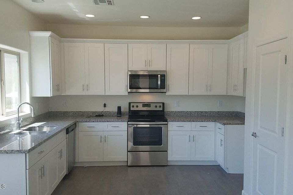 2nd image of 1813 W POLLACK Street
