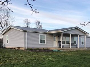 8348 Crabapple Rd, Sumner, IL 62466