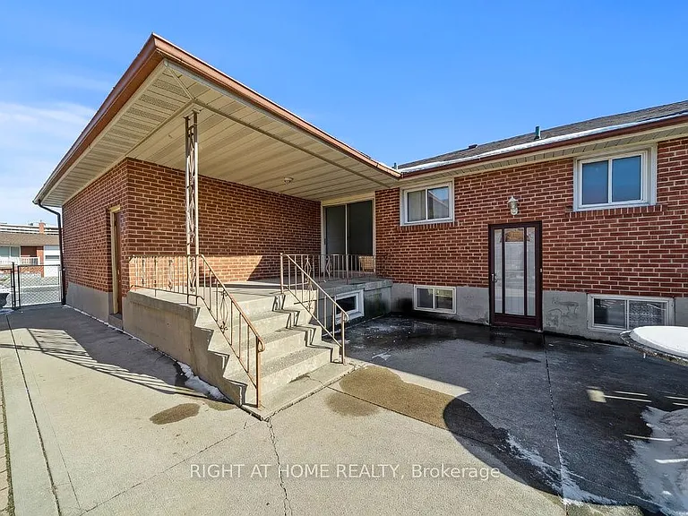 47 Wheelwright Cres — Photo 13
