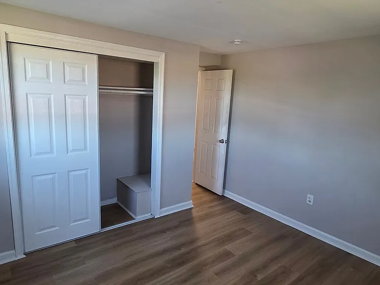 1019 Green Ln — Photo 24
