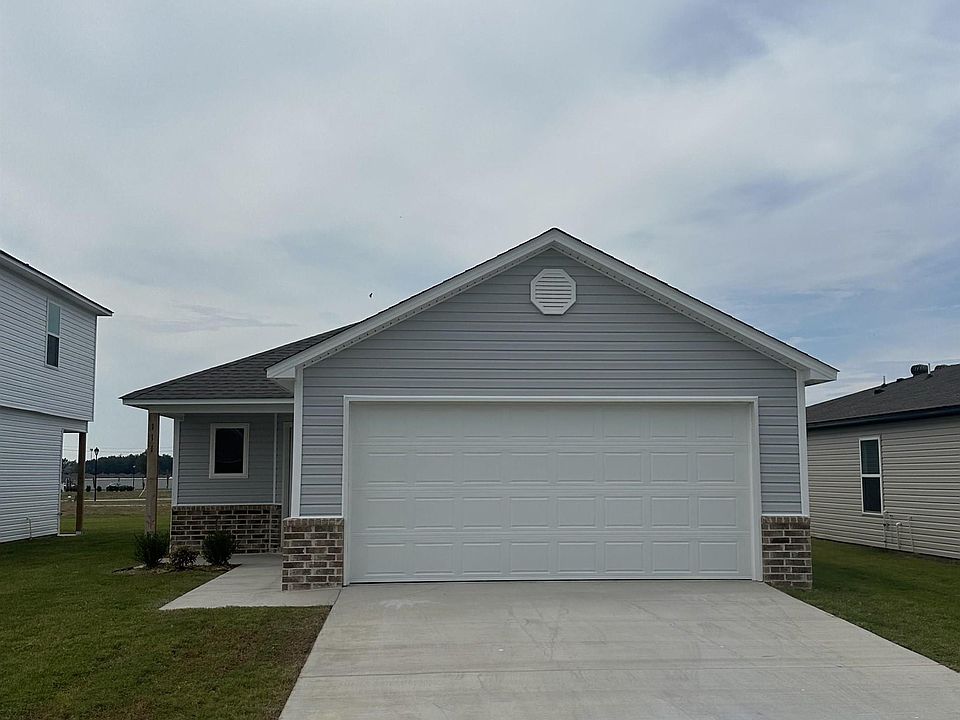 1st image of 111 Lucy Ln