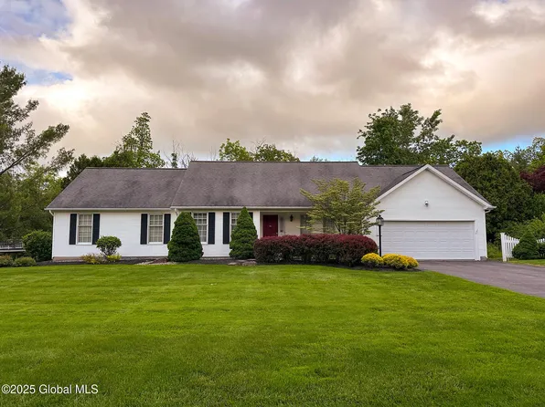 21 Briar Ridge, Niskayuna, NY 12309