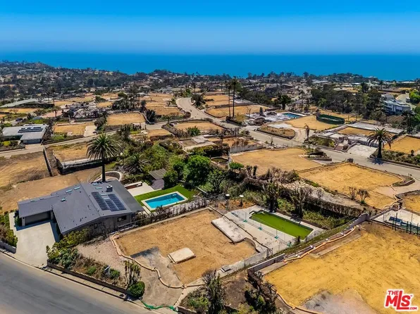 1033 Lachman Ln, Pacific Palisades, CA 90272
