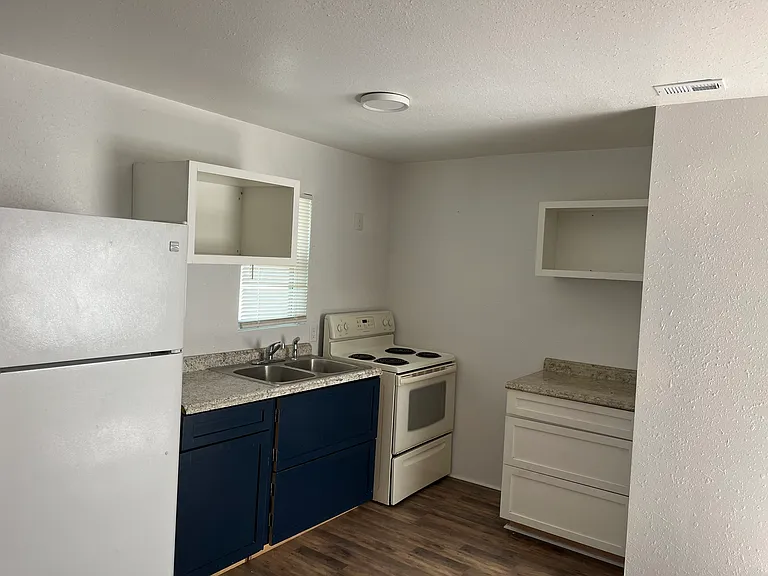 1324 W 31st St #2 — Photo 5