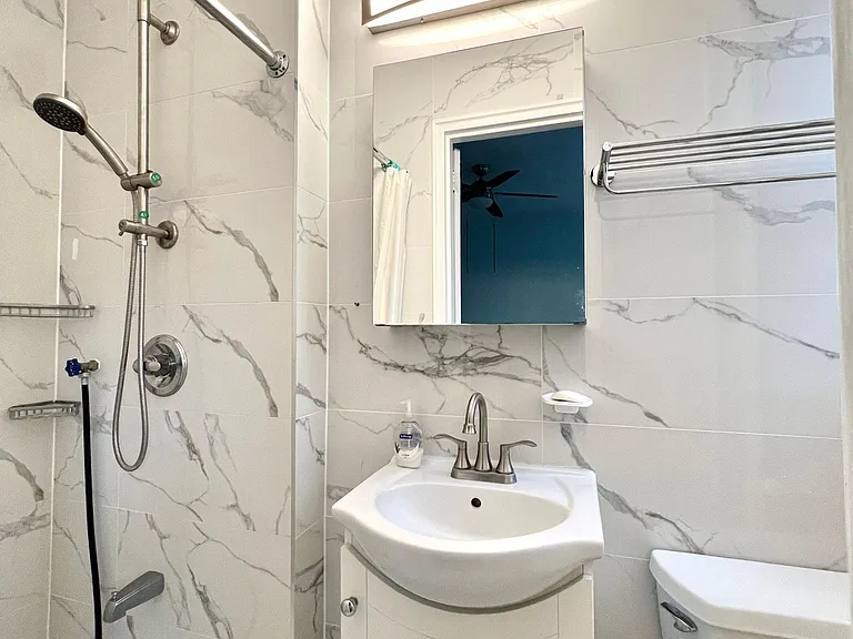 70 Strawberry Hill Ave #3-2F — Photo 9