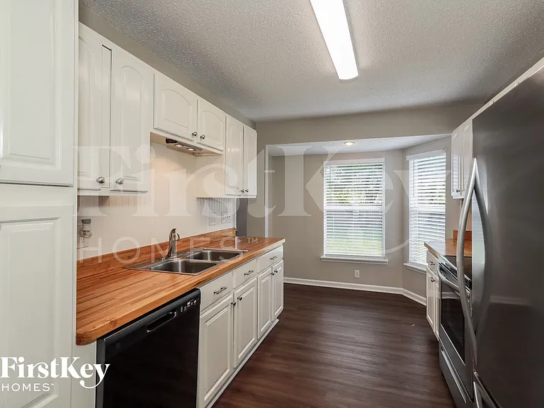 11577 Twin Oaks Trl — Photo 8