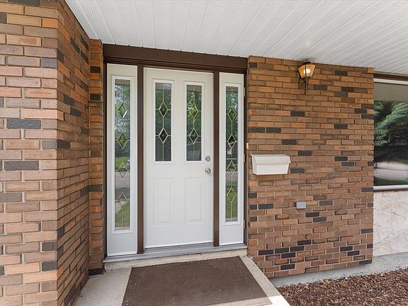 3rd image of 44 Arlington Dr