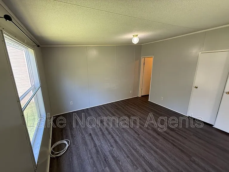 1121 McRee Heights Cir — Photo 6