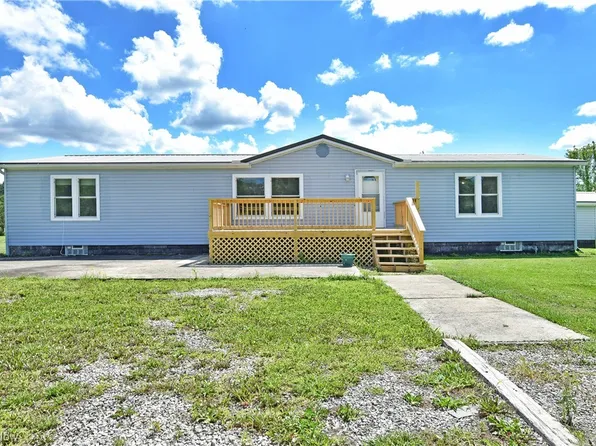 788 State Route 88 NE, Bristolville, OH 44402