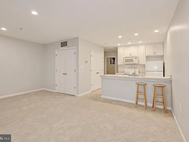 648 C St NE #1 — Photo 6