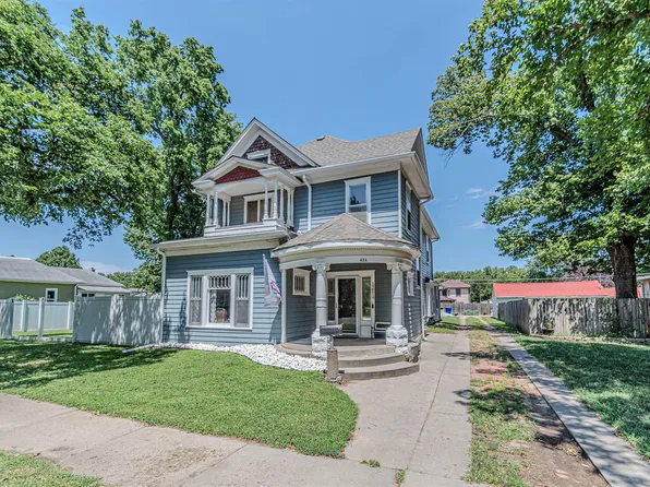 424 W 8th St, Junction City, KS 66441